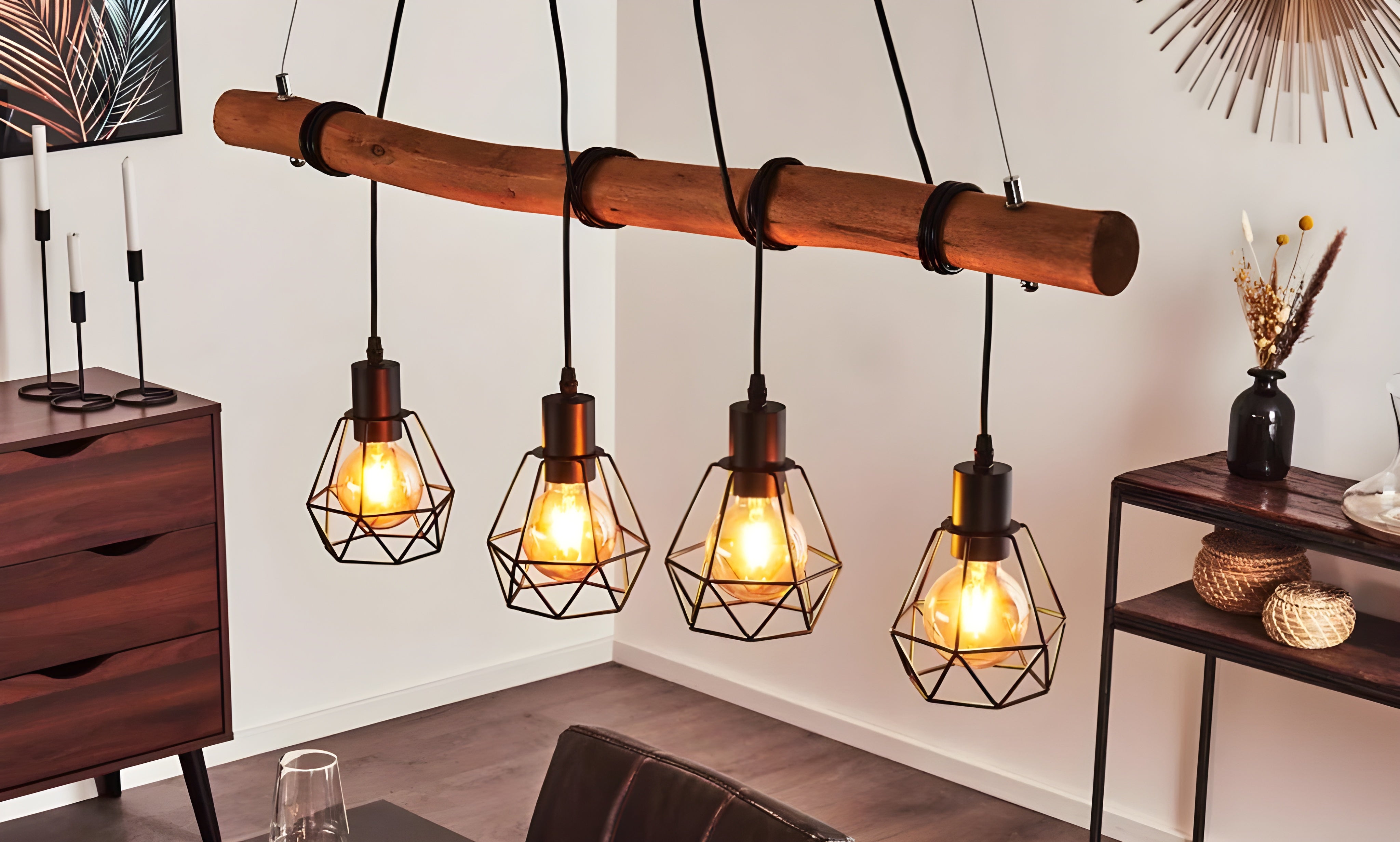 Choosing the Right Linear Pendant Light: 4 Lights vs 5 Lights - Parrot Uncle UK