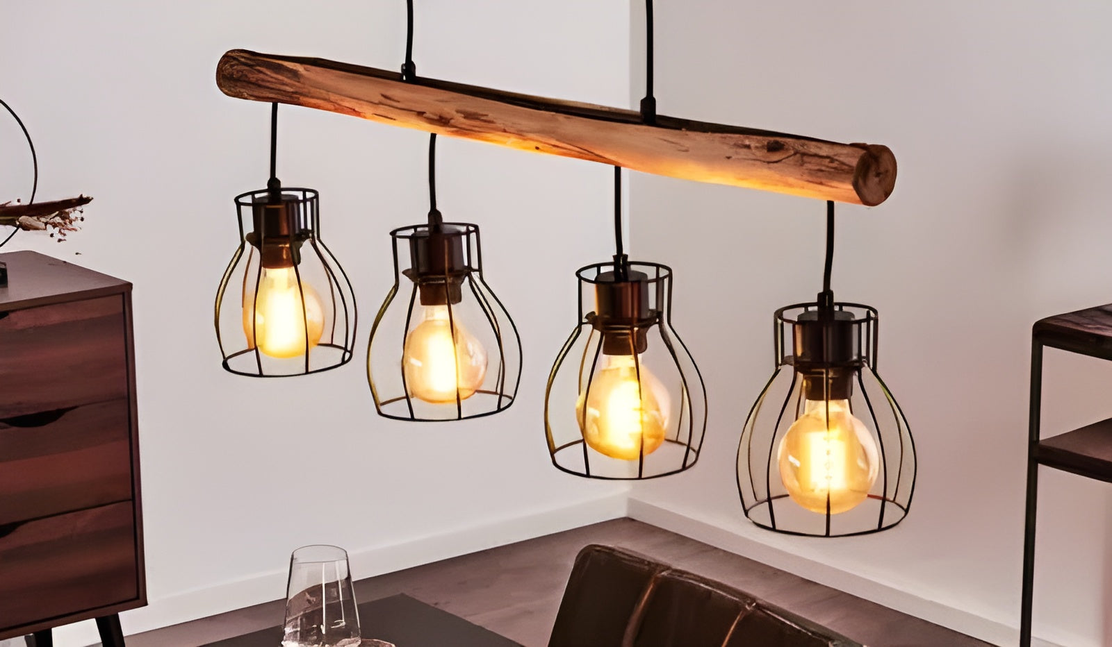 How High Should a Linear Pendant Hang Above a Kitchen Island？