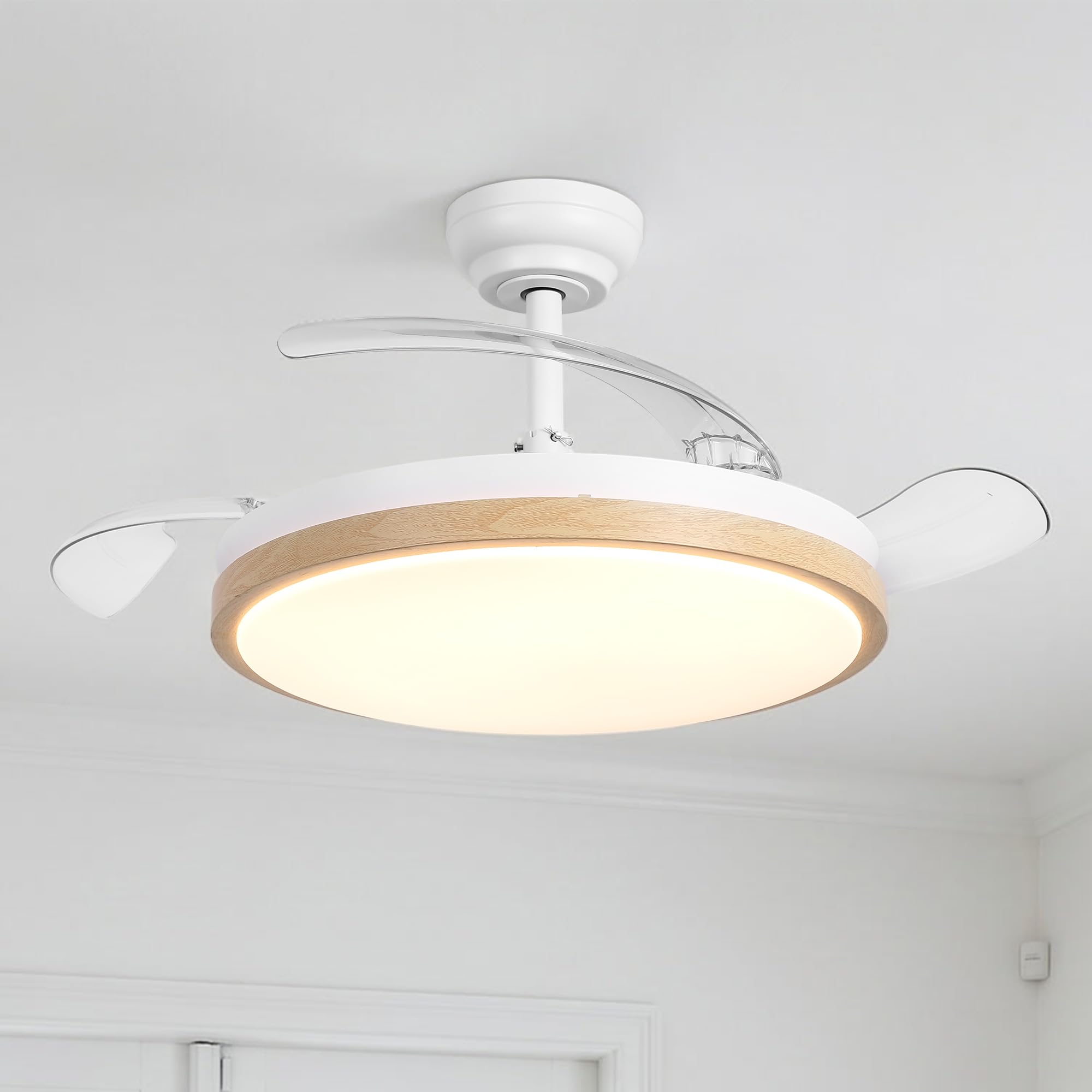 Luzia Ultra-Quiet Ceiling Fan Ø106 cm with 3 Retractable Blades and LED Light